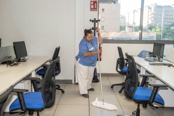 El Supremo ve discriminatorio que la limpieza no esté entre las profesiones que pueden generar enfermedades laborales