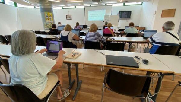 Cerca de 350 alumnos han participado ya en los cursos gratuitos en nuevas tecnologías de Benidorm TIC 