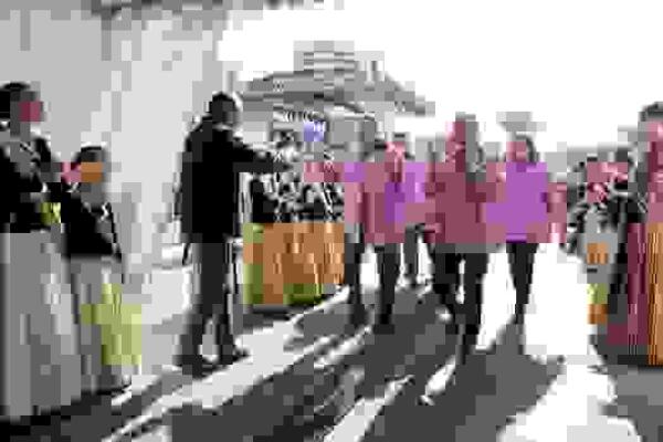 Benidorm &middot; El &uacute;ltimo d&iacute;a arranca con la convivencia de las entidades festeras recibidas por el Alcalde, las Reinas, Cortes de Honor y Comissi&oacute; de Festes