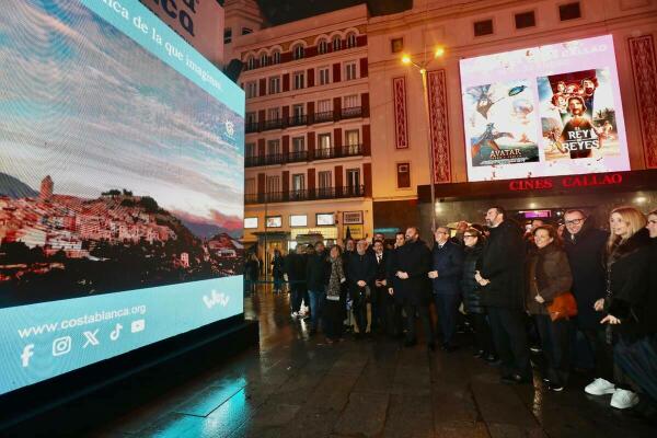 La oferta tur&iacute;stica de Villajoyosa vuelve a la plaza de Callao de Madrid en forma de cubo digital