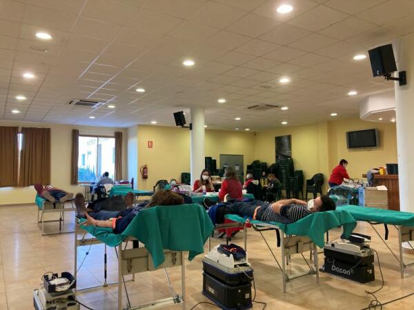 32 personas donaron sangre ayer en el Salón Social El Cirer