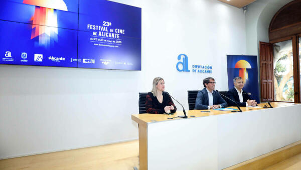 La Diputaci&oacute;n presenta el cartel del XXIII Festival de Cine de Alicante realizado por la dise&ntilde;adora Roc&iacute;o Ba&ntilde;os 