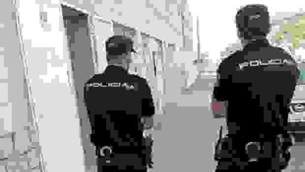 As&iacute; funciona el &laquo;vaso de agua&raquo;, el m&eacute;todo para robar en verano a ancianas que viven solas