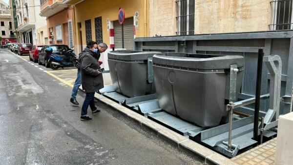 El Ayuntamiento de la Vila pone en funcionamiento los contenedores soterrados de la calle Juan Tonda Aragonés