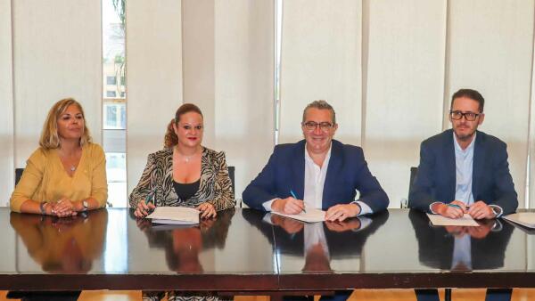 Benidorm aporta 185.000 euros para la organización de las Fiestas Mayores Patronales