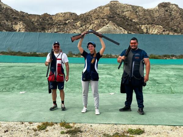 Paula Morcillo, primera mujer en ganar el Campeonato Provincial de Almería de foso olímpico