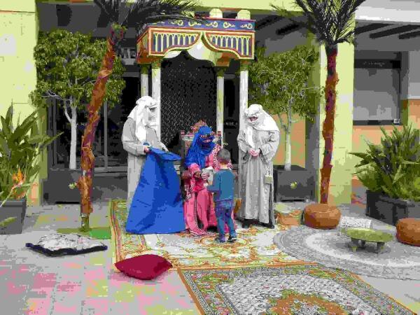 La Nuc&iacute;a &middot; Centenares de ni&ntilde;os entregaron su carta al Paje Real