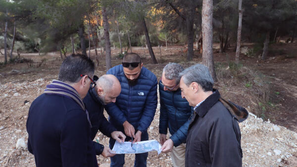 Benidorm completa las tareas de desbroce que permitir&aacute;n crear e integrar 3,5 kil&oacute;metros de senderos de Xixo en el parque de El Moralet