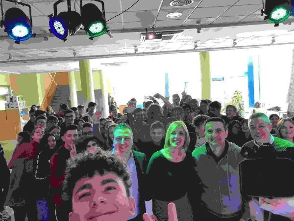 Los alumnos de Instituto "llenan" de actividades La Nuc&iacute;a con Rap, Pilota y ruta cultural