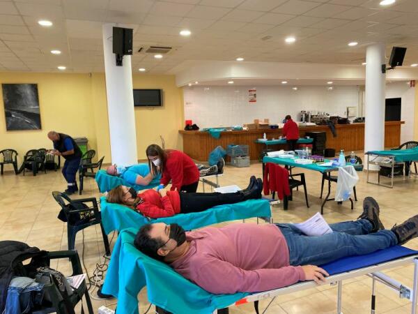 41 personas donaron sangre ayer en el Salón Social El Cirer 