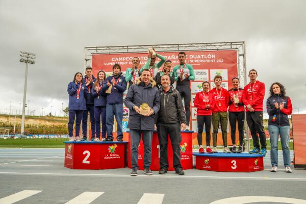 1.400 duatletas desafiaron a lluvia en los “Nacionales de Supersprint” 