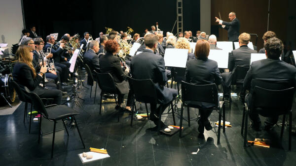 Benidorm subvenciona con 45.000 euros las escuelas de las tres bandas de m&uacute;sica locales por su labor cultural y educativa