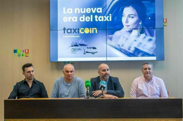 Los taxis de Benidorm incorporan una pionera ‘app’ para solicitar el servicio a través del móvil 