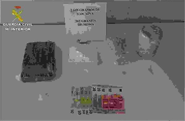 La Guardia Civil detiene a un hombre en Denia con m&aacute;s de 2 kilos y medio de coca&iacute;na y 300 gramos de MDMA 