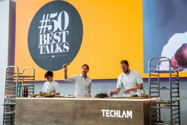 Los mejores chefs del mundo deslumbran sobre la piedra sinterizada de TECHLAM®  