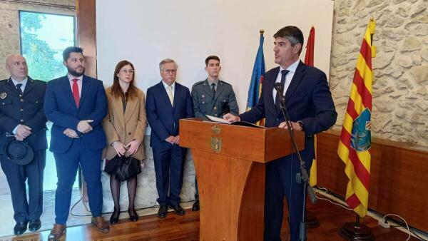 Villajoyosa celebra el 45 aniversario de la Constitución Española con la lectura de artículos y la exposición de los resultados del referéndum de 1978 en Villajoyosa