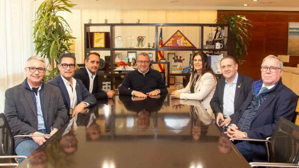 El alcalde de Benidorm recibe a la gobernadora del distrito 2203 del Rotary Club 