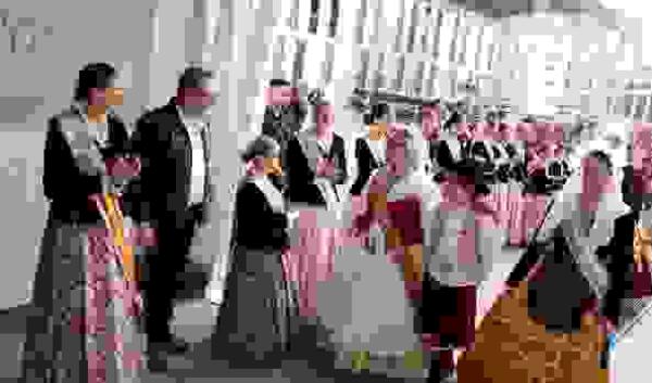 Benidorm &middot; El &uacute;ltimo d&iacute;a arranca con la convivencia de las entidades festeras recibidas por el Alcalde, las Reinas, Cortes de Honor y Comissi&oacute; de Festes 