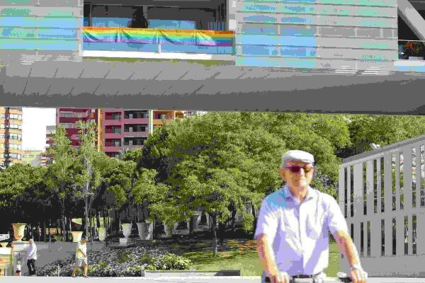 Benidorm se suma al D&iacute;a contra la LGBTIfobia