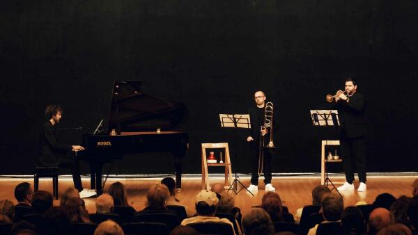 Kaleidos Tr&iacute;o conquista al p&uacute;blico de Benidorm en una nueva cita del ciclo Grandes Recitales