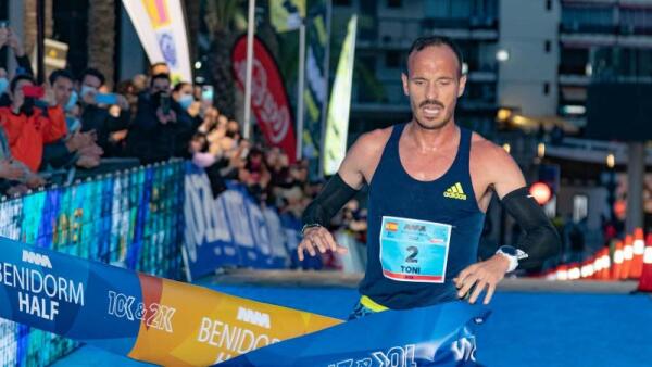 Noche de récords, noche de Benidorm Half