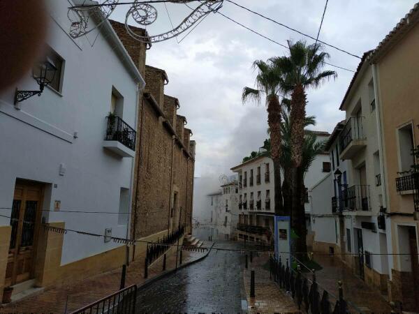 La lluvia cambia el programa de #LaNuciaEnFestes 