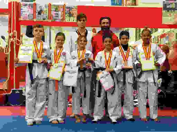 4 deportistas del Club Taekwondo Finestrat se proclaman campeones de Espa&ntilde;a  