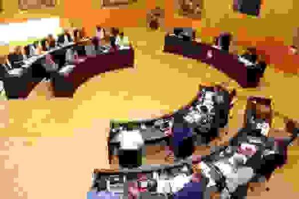 Benidorm &middot; El pleno insta a elaborar una ley que permita a los municipios poder dictar normas propias para luchar contra las conductas inc&iacute;vicas