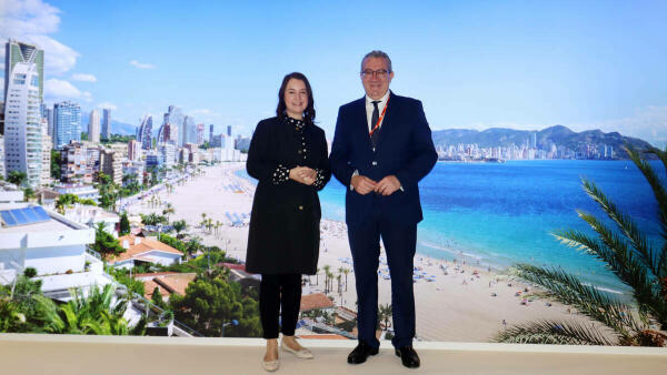 Benidorm se re&uacute;ne en Fitur con la secretaria de Turismo de Reino Unido y el embajador brit&aacute;nico en Espa&ntilde;a