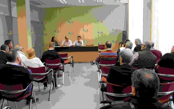 Benidorm &middot; El Ayuntamiento informa a los vecinos de Tom&aacute;s Ortu&ntilde;o sobre la programaci&oacute;n de las obras de peatonalizaci&oacute;n 