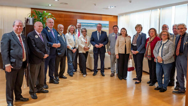El presidente de la Fundaci&oacute;n Lions Clubs International visita el Ayuntamiento de Benidorm 