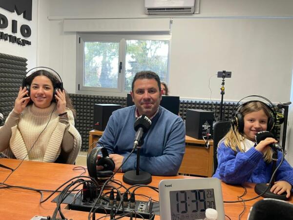 “Visita a Bom Radio de las reinas de las Fiestas Mayores Patronales de Benidorm”  