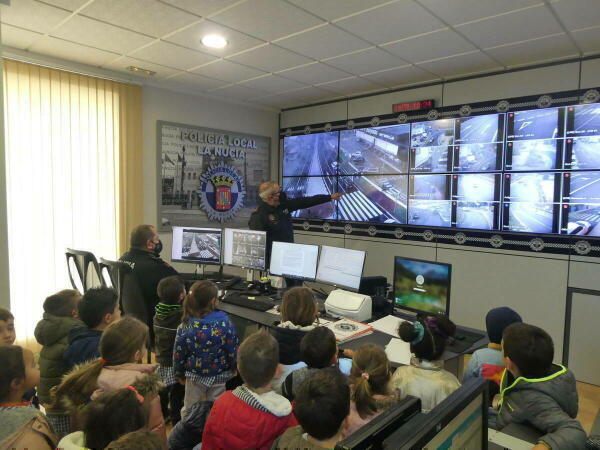 L@s alumn@s de Infantil visitan la Policía Local 