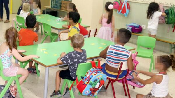 Cerca de 900 alumnos de 2º ciclo de Educación Infantil se benefician ya de la ayuda municipal para la adquisición de material