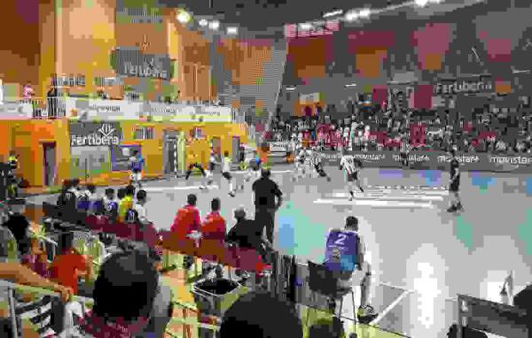  El BM Benidorm pierde y se juega todo en la &uacute;ltima jornada