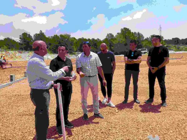 Las pistas de tierra batida de la Academia Ferrer de La Nucía comienzan a tomar forma