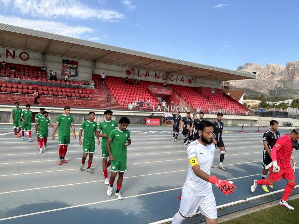 El Eldense venci&oacute; al Al Ettifaq por 3 goles a 1 