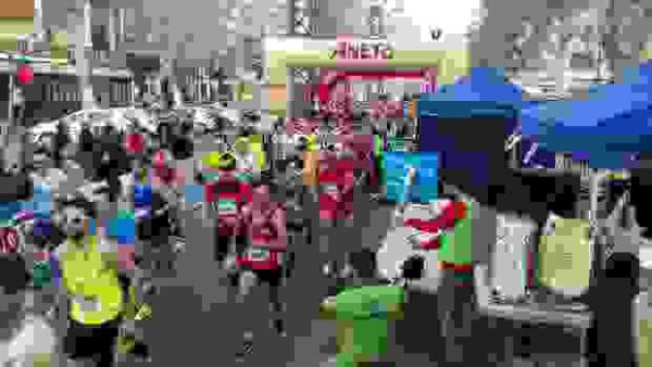  Cerca de 500 personas participan en la VIII San Silvestre de Benidorm para despedir el a&ntilde;o haciendo deporte