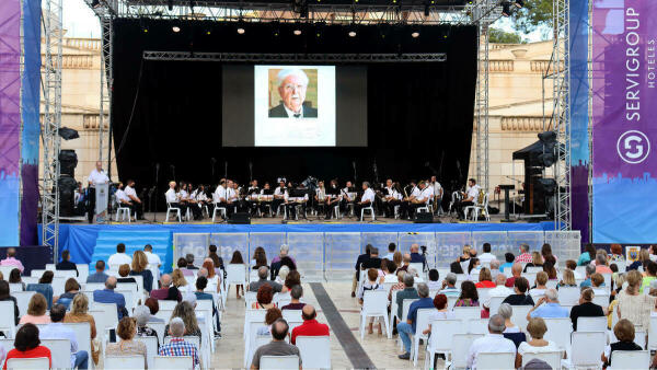 Benidorm cierra los actos del 9 d’octubre con un concierto-homenaje a Pere Mª Orts i Bosch de la SM l’Illa