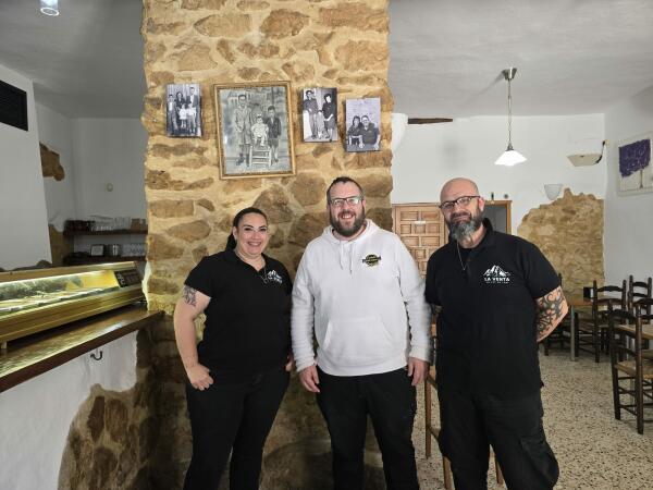 Confrides celebra la reapertura del emblem&aacute;tico bar &ldquo;La Venta de Pep de Toni&rdquo;