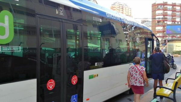 El PSOE reclama que los jóvenes vuelvan a tener bonificaciones en el autobús urbano 