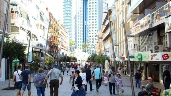 Benidorm aprueba las bases de la cuarta campaña del bono consumo #BenidormTeDaMás  