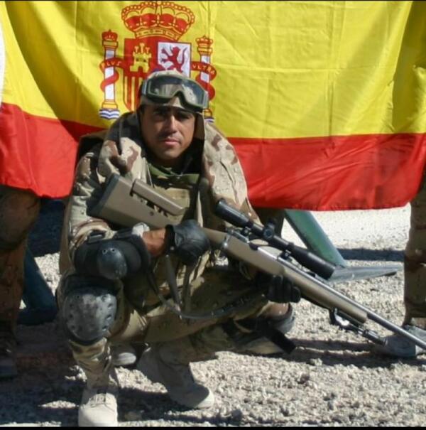 No puedo seguirle en su deriva, Majestad, soy un soldado, no un cobarde