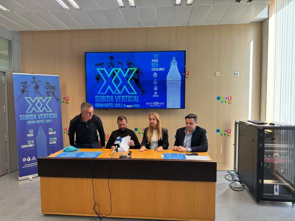 M&aacute;s de 500 corredores desaf&iacute;an al hotel m&aacute;s alto de Europa en el 20 aniversario de la Subida Vertical, con inscripciones agotadas meses antes