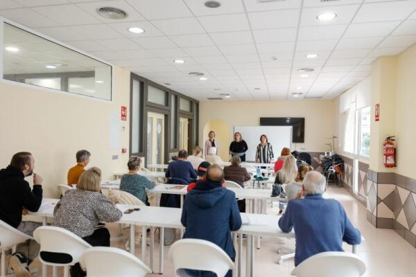 Finalizan los cursos de Español impartidos desde Pangea en l'Alfàs para fomentar la integración 