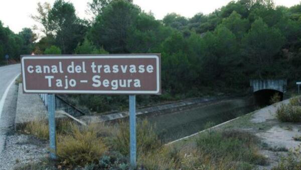 Serna llama a la acción para combatir el cambio de las reglas de explotación del Tajo-Segura “con las que el Gobierno premia fidelidades y castiga a Alicante”