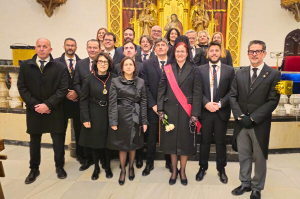 Villajoyosa vive el fervor de la Semana Santa con la procesi&oacute;n del Santo Entierro el Viernes Santo