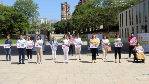 Benidorm condena el último crimen por violencia machista, registrado en Arona