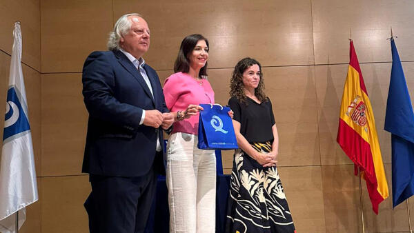 Las playas de Benidorm revalidan las banderas ‘Q’ de Calidad y ‘S’ de Sostenibilidad que certifican su excelencia 