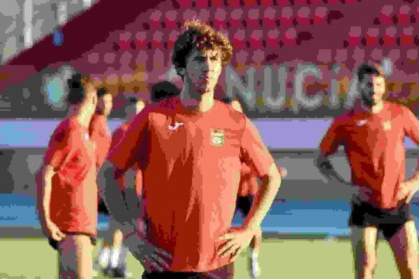 Los &ldquo;colchoneros&rdquo; Lama y Soto refuerzan el C.F. La Nuc&iacute;a